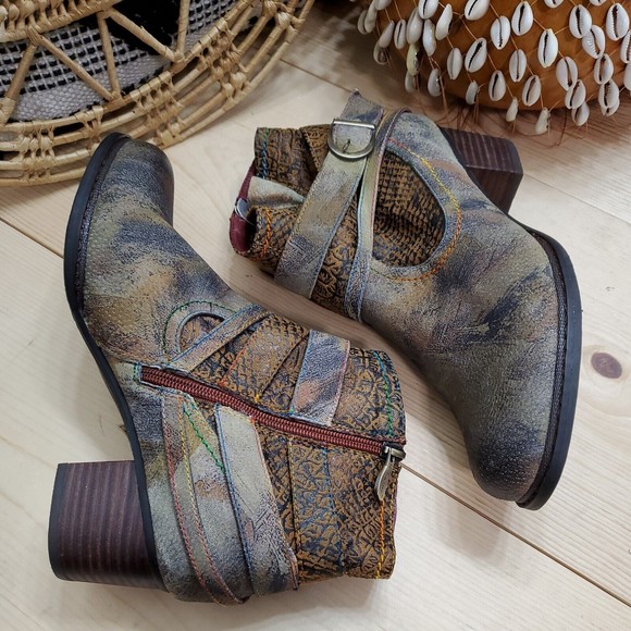 L'Artiste Spring Step Shazzam Leather Hand Painted Ankle Booties Artsy Boho NWOB - Picture 4 of 16